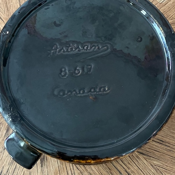 1970's Laurentian Pottery Canada Artisan Series 8-617 Bean Pot / Casserole Dish - Picture 9 of 11